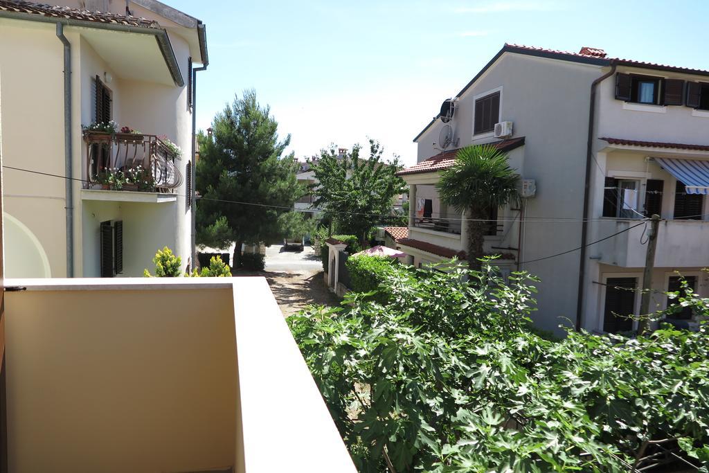 Apartment Lara Rovinj Exterior photo